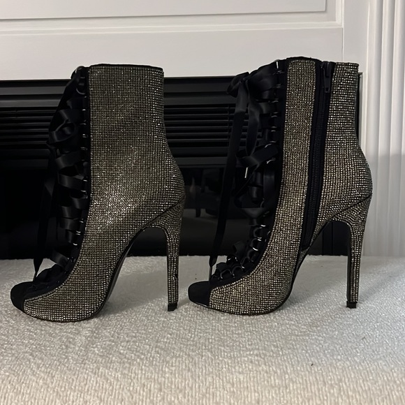 STUNNING Steve Madden open toe sparkle boots heeled - Picture 5 of 5